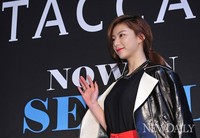 [포토]박수진, 빨간 립스틱으로 포인트준 '박수진'(스타카토)