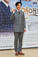 [포토]보수당 국회의원 맡았어요~!(신하균)