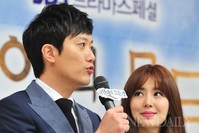 [포토]한채아,'박희순 매력에 빠졌나~?'