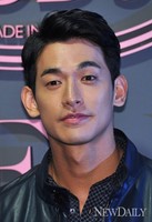 [포토]구릿빛 정석원, '연평해전 소령답네!!'(다이애나 왕세자비 사진전)