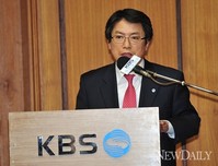 [포토]2013 KBS 봄 개편, 인사말 하는 '전홍구' 부사장