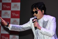 [포토]이경규 영화, 전국노래자랑의 김인권 '신나는 무대~!'