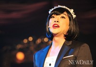 [포토]열창하는 홍사장 (뮤지컬 드랙퀸)