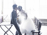 [포토] 박솔미-한재석 웨딩사진 '입맞춤' 1초 전..