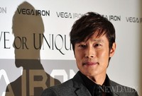 [포토]베가 아이언 , 출시행사에 나타난 '이병헌'