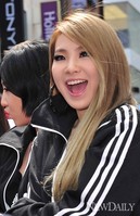 [포토]활짝 웃는 CL(아디다스 명동)