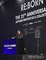[포토]솔리드옴므 25주년 기념행사 축하하는 DJ