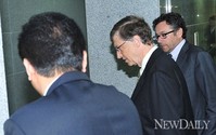 [포토]강연장에 입장하는 '빌게이츠'