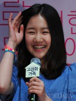 [포토]고령화가족, 진지희 '해맑게 웃는~모습 천사 같아~!'