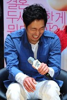 [포토]빵터진 박해일, '유쾌한 웃음~!'(고령화 가족)