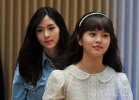 [포토]걸어 들어오는 인형~?(이향숙-김소현)