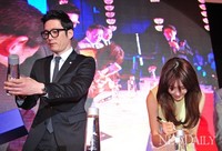 [포토] 또박또박 사인도 정성껏, 아이리스2 '장혁-이다해'