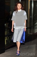 [포토]씩씩하게 입장하는 '이연희'(사카이 패션쇼)