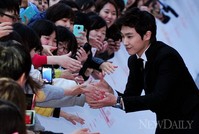 [포토]엠블랙 이준, '전주 국제영회제 팬들과 즐거운 시간'