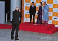 [포토]로랑 캉테 감독, '여기보세요~'(전주국제영화제)