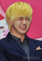 [포토]엠블랙 천둥, '찡그린 얼굴도 귀여워'(네일샵 파리스)