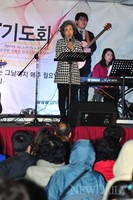 [포토]서울역 광장에서 북한인권법 제정 촉구하는 '박선영 전 의원'