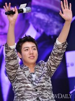 [포토]팬들에게 화답하는 '이현우'(은밀하게 위대하게)