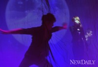 [포토]미니앨범으로 컴백한 '윤하' 아트웍으로 화려한 쇼케이스