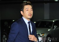 [포토]시크하게 입장하는 하정우, '살아있네~!'