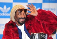 [포토] 묘한 웃음짓는 '스눕독'