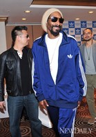 [포토]기자회견장 떠나는 '스눕독'