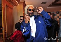 [포토]퇴장 할 때까지 익살스런운 포즈~ (스눕독)