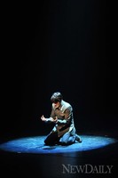 [포토]절규하는 윤동주, '아픔을 아름다움으로 승화'