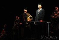 [포토]일본으로 떠나는 윤동주(윤동주 달을 쏘다)