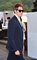 [포토]정겨운, 수트와 선글라스가 잘 어울려~(제냐선글라스)