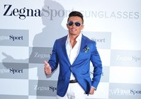 [포토]선글라스 쓴 추성훈, 그림자도 파이터!