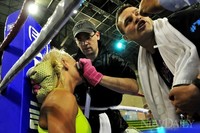 [포토]샤론 오코넬, '최현미' 펀치에 기진맥진~!