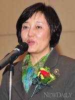 [포토]박영선, '제 1회 유권자 대상 수상'