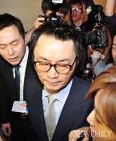 [포토]기자회견 마친 '윤창중' (기자회견전문)