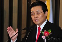 [포토]전병헌 의원, 민주당 새 원내대표 당선