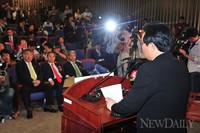 [포토]민주당 원내대표 수락연설 하는 전병헌 의원