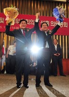 [포토]최경환, 새누리당 원내대표 당선