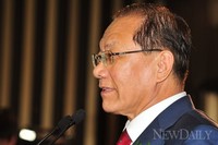 [포토]인사말 하는 황우여 의원 (새누리당 원내대표 선출 현장)