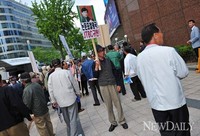 [포토]애국진영단체, JTBC 앞에서 규탄집회 가져