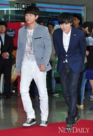 [포토]입장하는 아이돌 '토니안-정희철'(파이널 어드벤처)