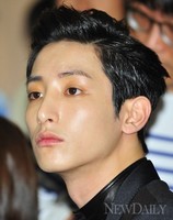 [포토]시크한 매력의 이수혁, '상어에서는 다정남~?'