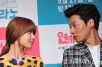 [포토]'수영-이천희' 마주 보는 두 배우(연애조작단 시라노)