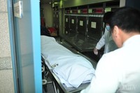 [포토] 입관 위해 들어가는 손호영 전 여자친구 시신