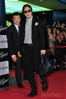 [포토]'김수현' 응원 온 '욘사마 배용준'