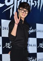 [포토]정일우, '훈훈한 손인사 여심은 비명~!'