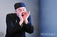 [포토]35명 등장인물의 대사로 이뤄진 연극 '나는나의아내다'