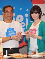 [포토]파인애플 케이크 만든 '구혜선-구봉신'(FUN TAIPEI)