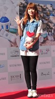 [포토]토끼인형과 같이 나온 걸그룹 '하트래빗걸스'의 보혜(씨드앤트리)
