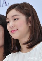[포토]팬사인회 나온 김연아, 살이 쪘나?