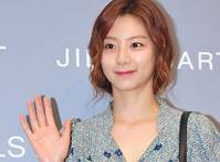 [포토]인형이야? 사람이야? 손흔드는 '박수진'